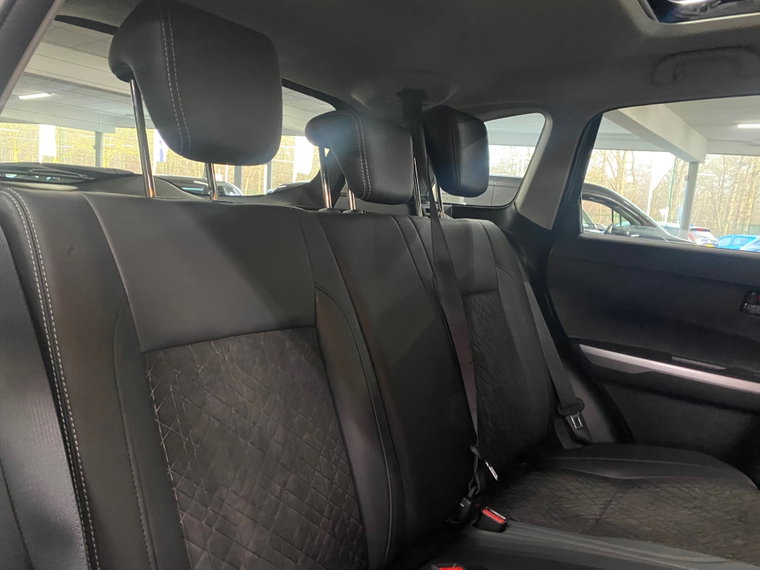 Vehicle Image 38
