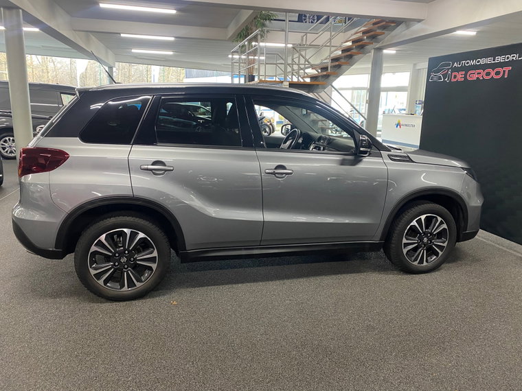 Vehicle Image 6