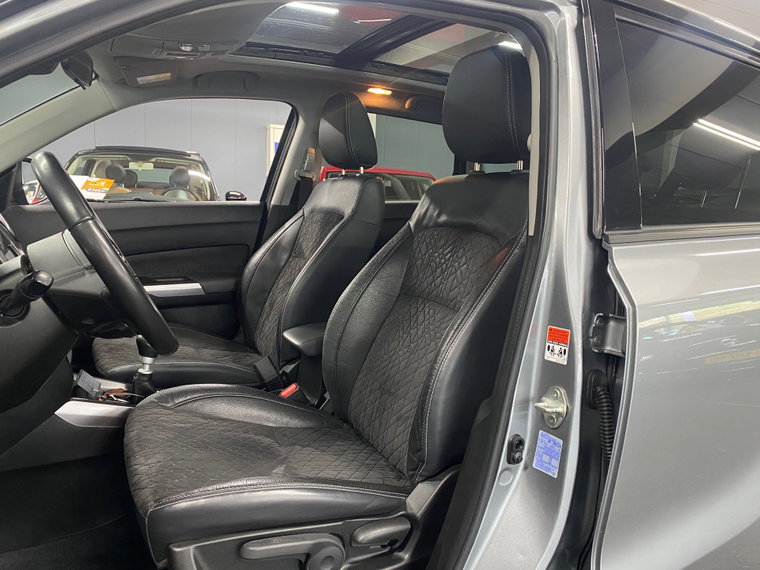 Vehicle Image 9