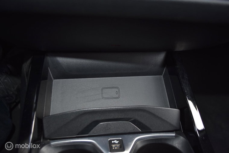 Vehicle Image 24