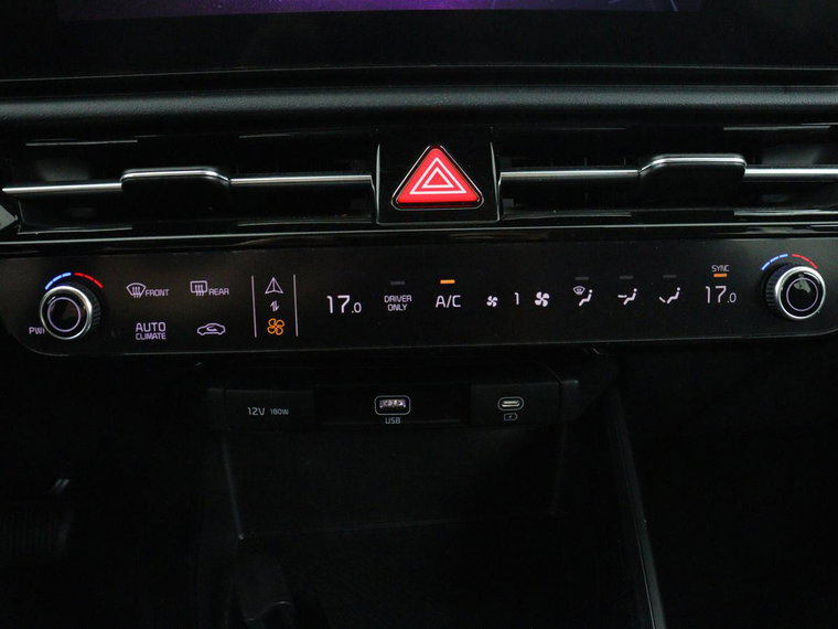 Vehicle Image 28