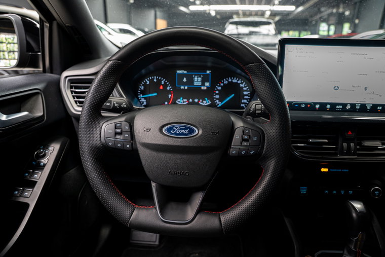 Vehicle Image 11