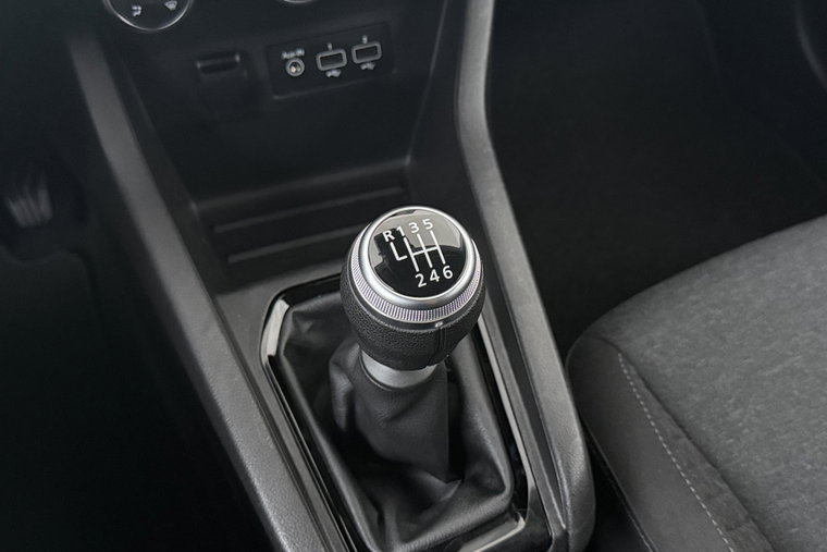 Vehicle Image 28