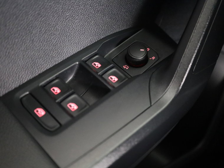 Vehicle Image 26