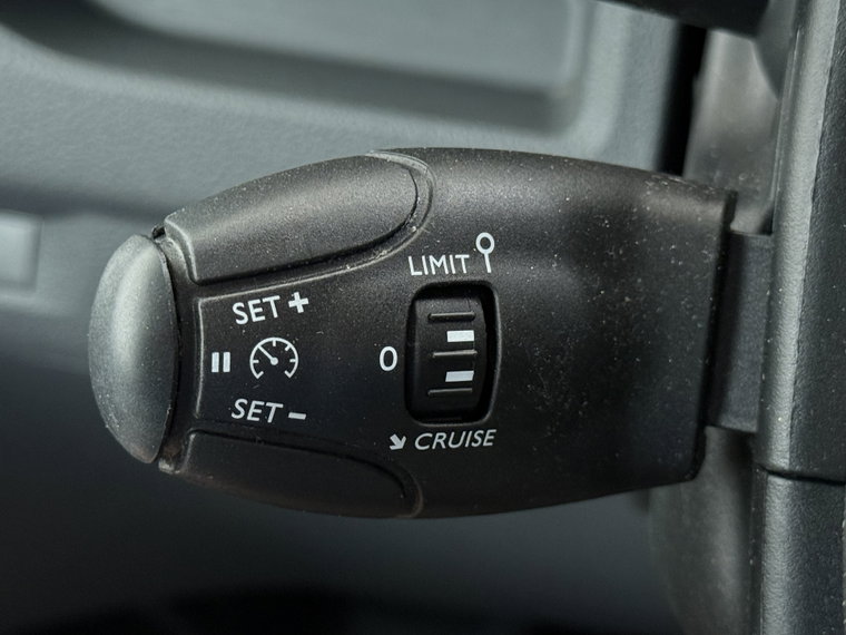 Vehicle Image 24