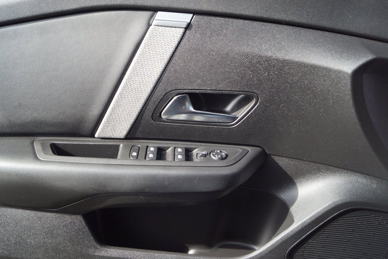 Vehicle Image 24