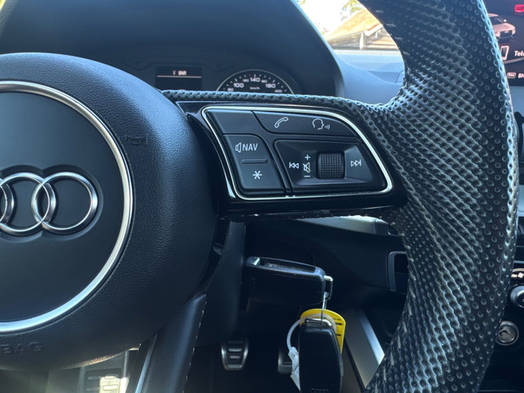 Vehicle Image 17