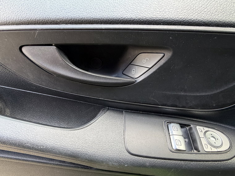 Vehicle Image 28