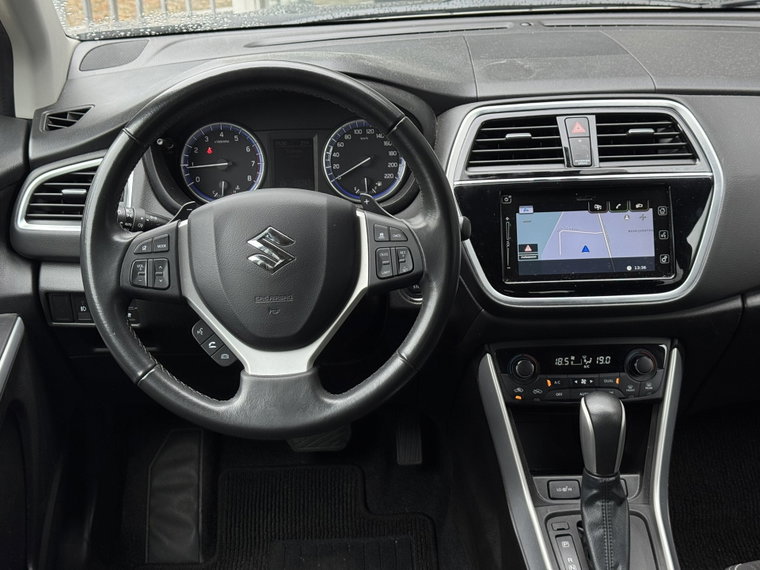 Vehicle Image 14