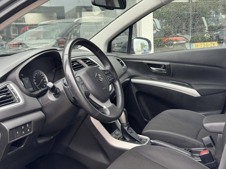 Vehicle Image 11