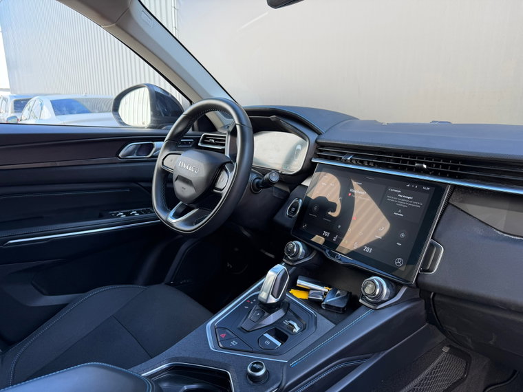 Vehicle Image 13