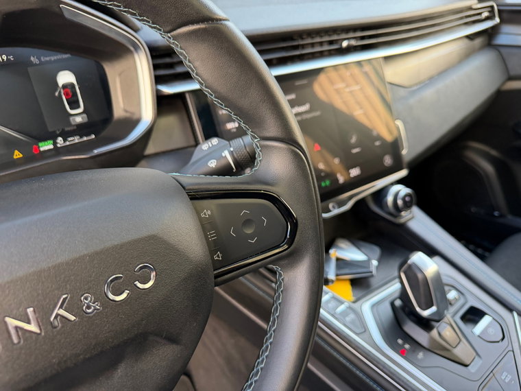 Vehicle Image 30