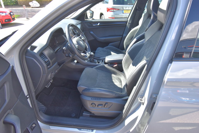 Vehicle Image 32