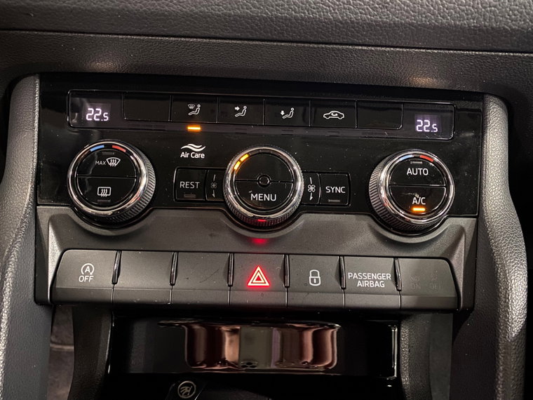 Vehicle Image 25
