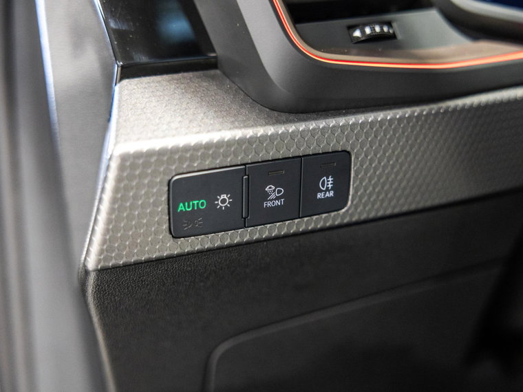 Vehicle Image 23