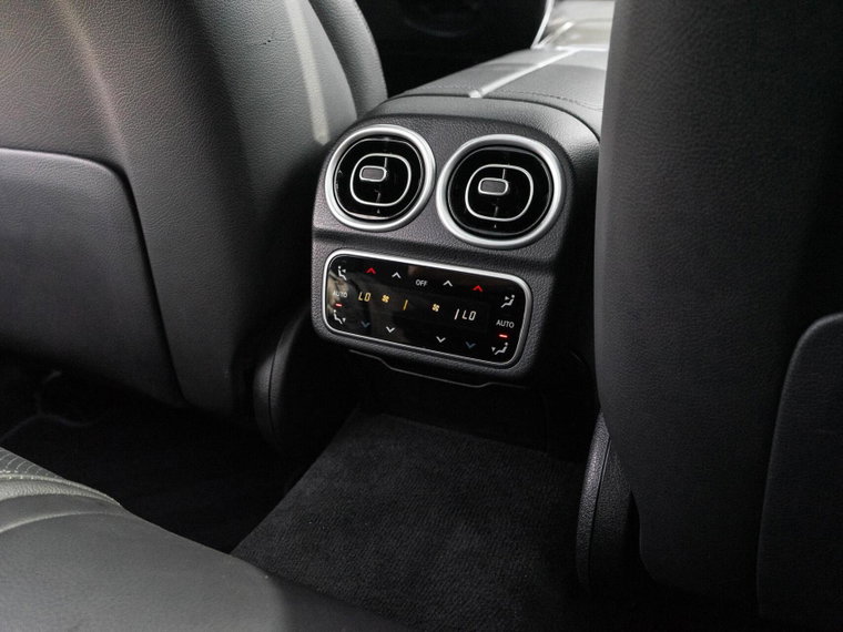 Vehicle Image 28