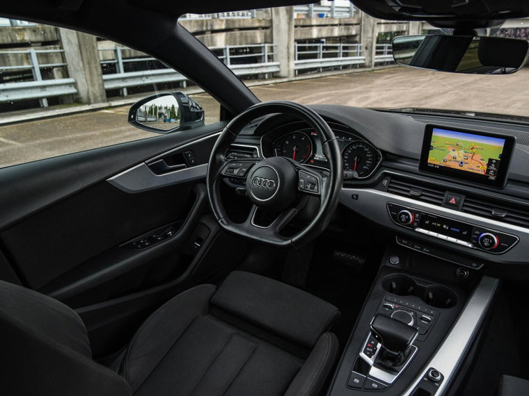 Vehicle Image 21