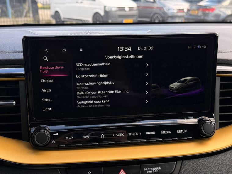 Vehicle Image 32