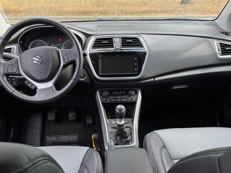 Vehicle Image 18