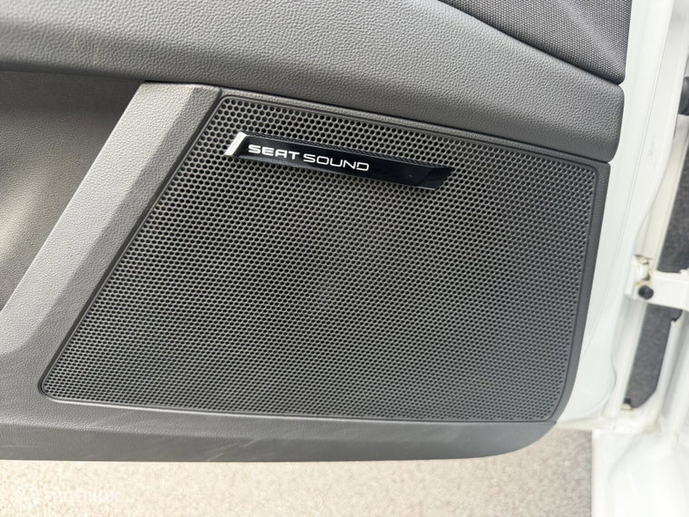 Vehicle Image 38