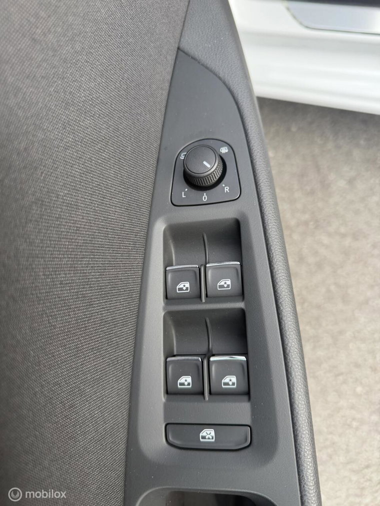 Vehicle Image 39