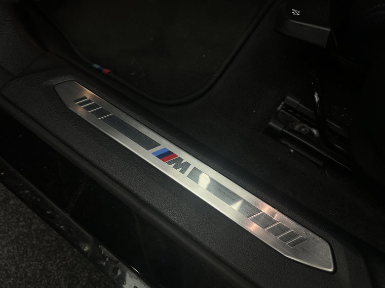 Vehicle Image 37