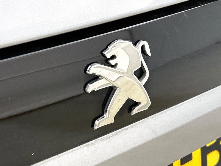 Vehicle Image 32