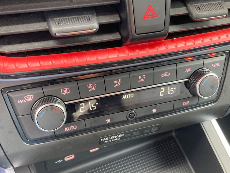Vehicle Image 28