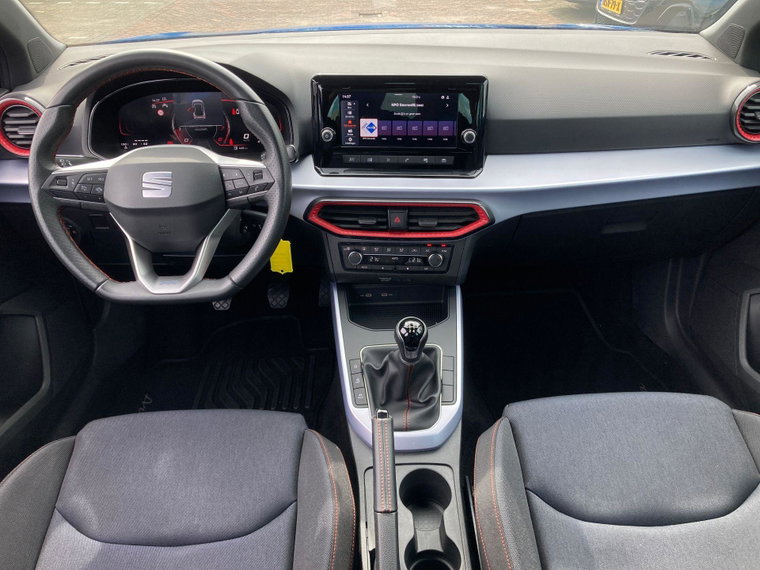 Vehicle Image 9