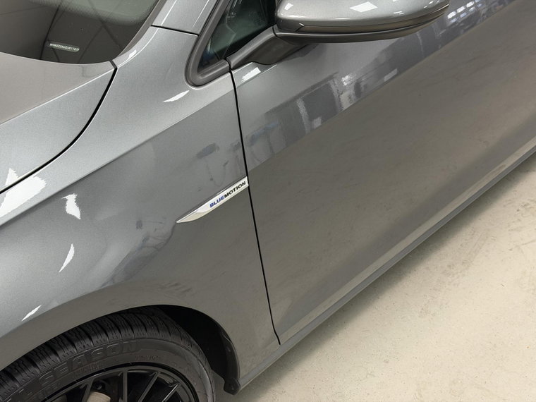 Vehicle Image 37