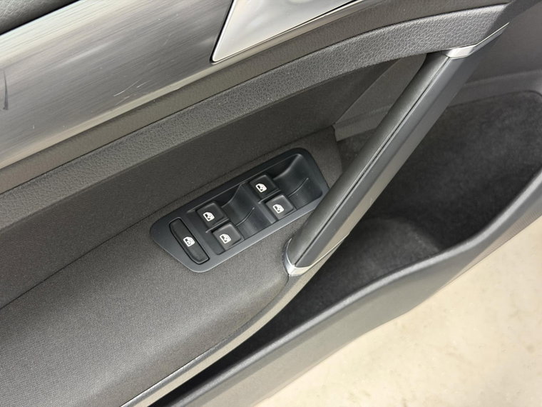Vehicle Image 46