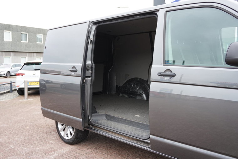 Vehicle Image 27