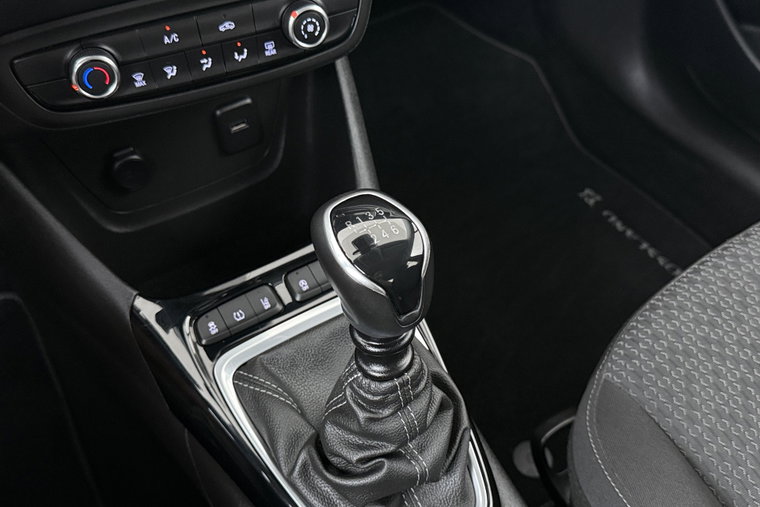 Vehicle Image 25