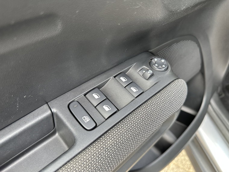 Vehicle Image 27