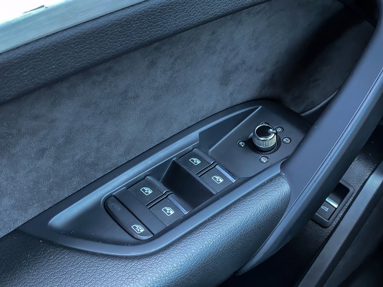 Vehicle Image 60