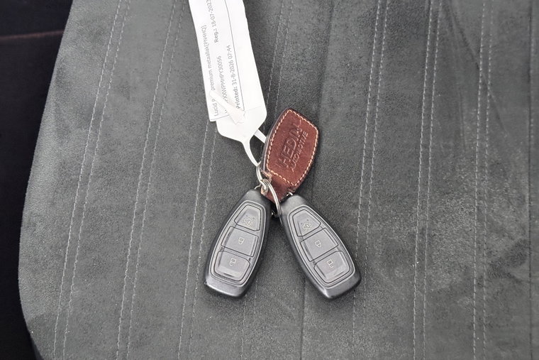 Vehicle Image 36