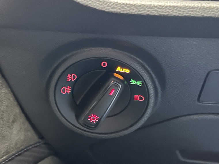 Vehicle Image 38