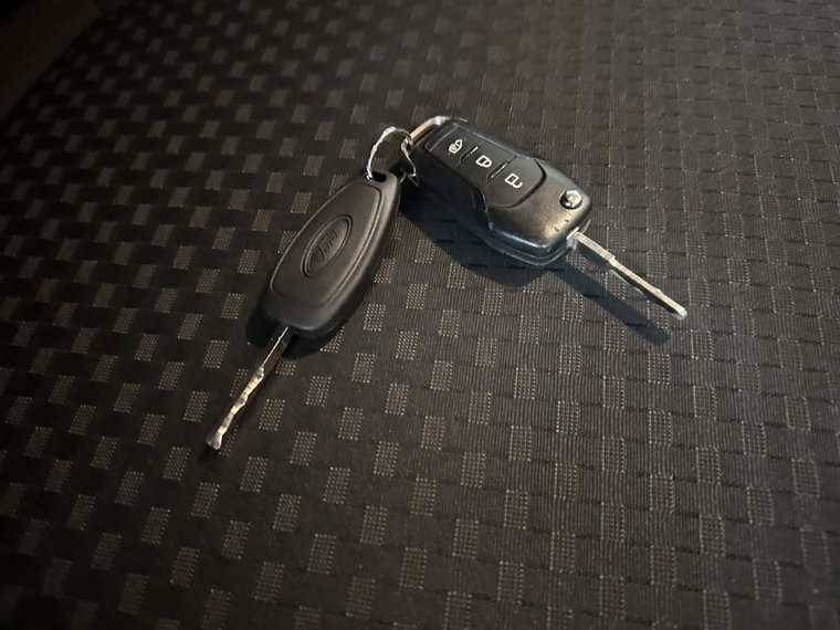 Vehicle Image 21