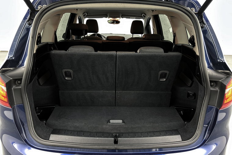 Vehicle Image 16