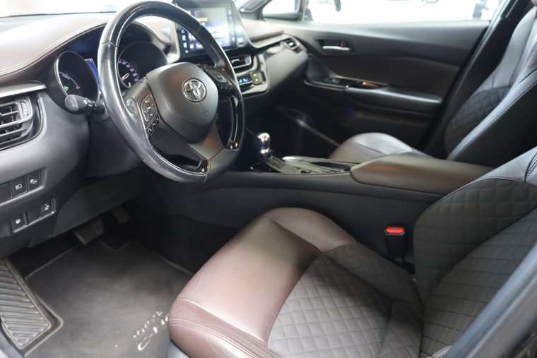 Vehicle Image 8