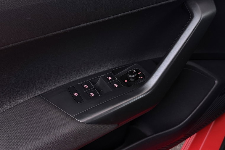 Vehicle Image 27