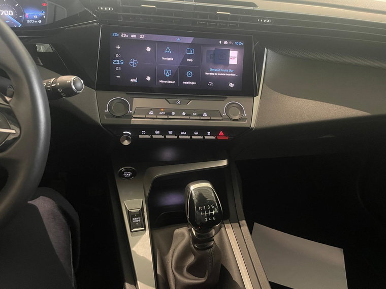 Vehicle Image 19