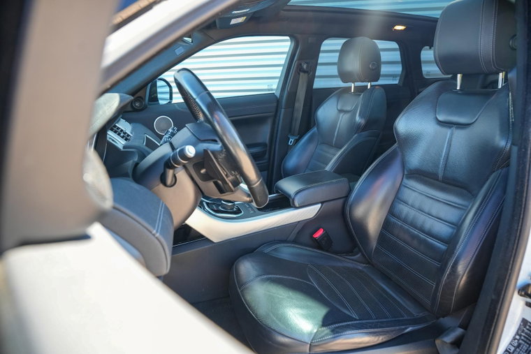 Vehicle Image 8