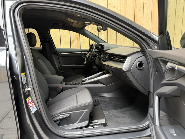 Vehicle Image 50