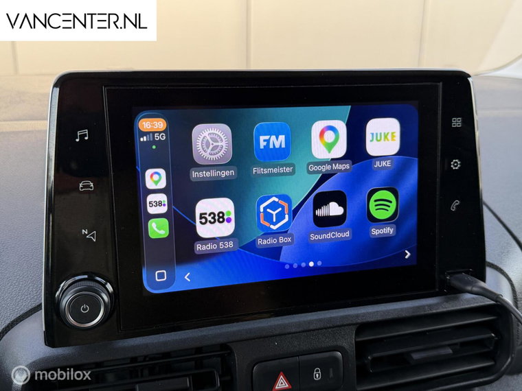 Vehicle Image 10