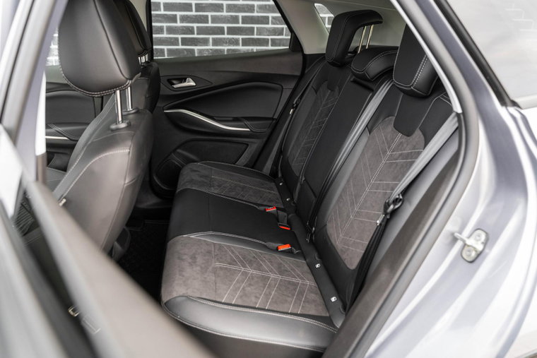 Vehicle Image 11