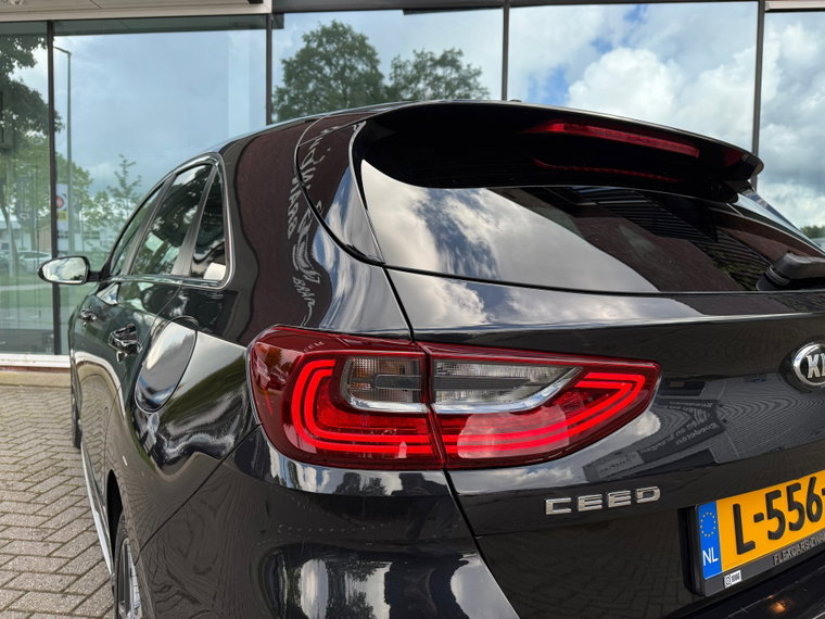 Vehicle Image 35