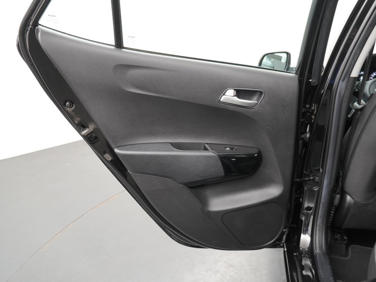 Vehicle Image 38