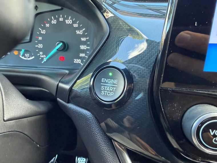 Vehicle Image 32