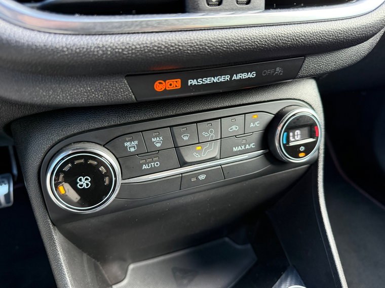 Vehicle Image 33